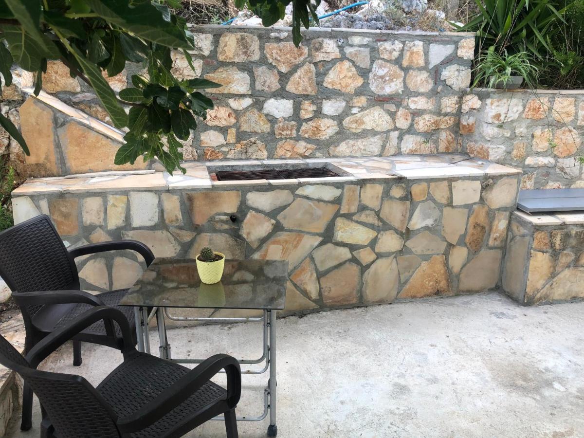 Erika'S House Apartment Lukove Ngoại thất bức ảnh