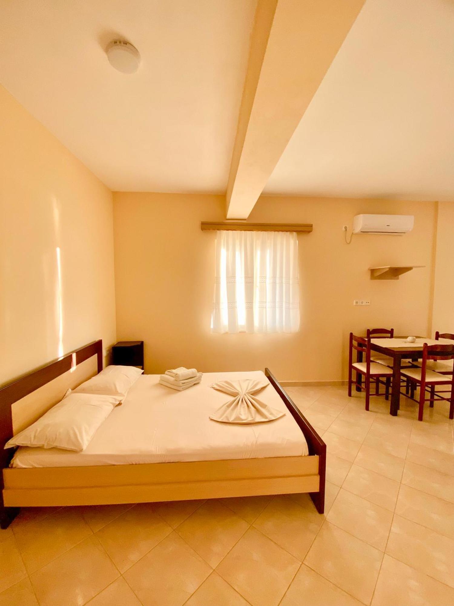 Erika'S House Apartment Lukove Ngoại thất bức ảnh