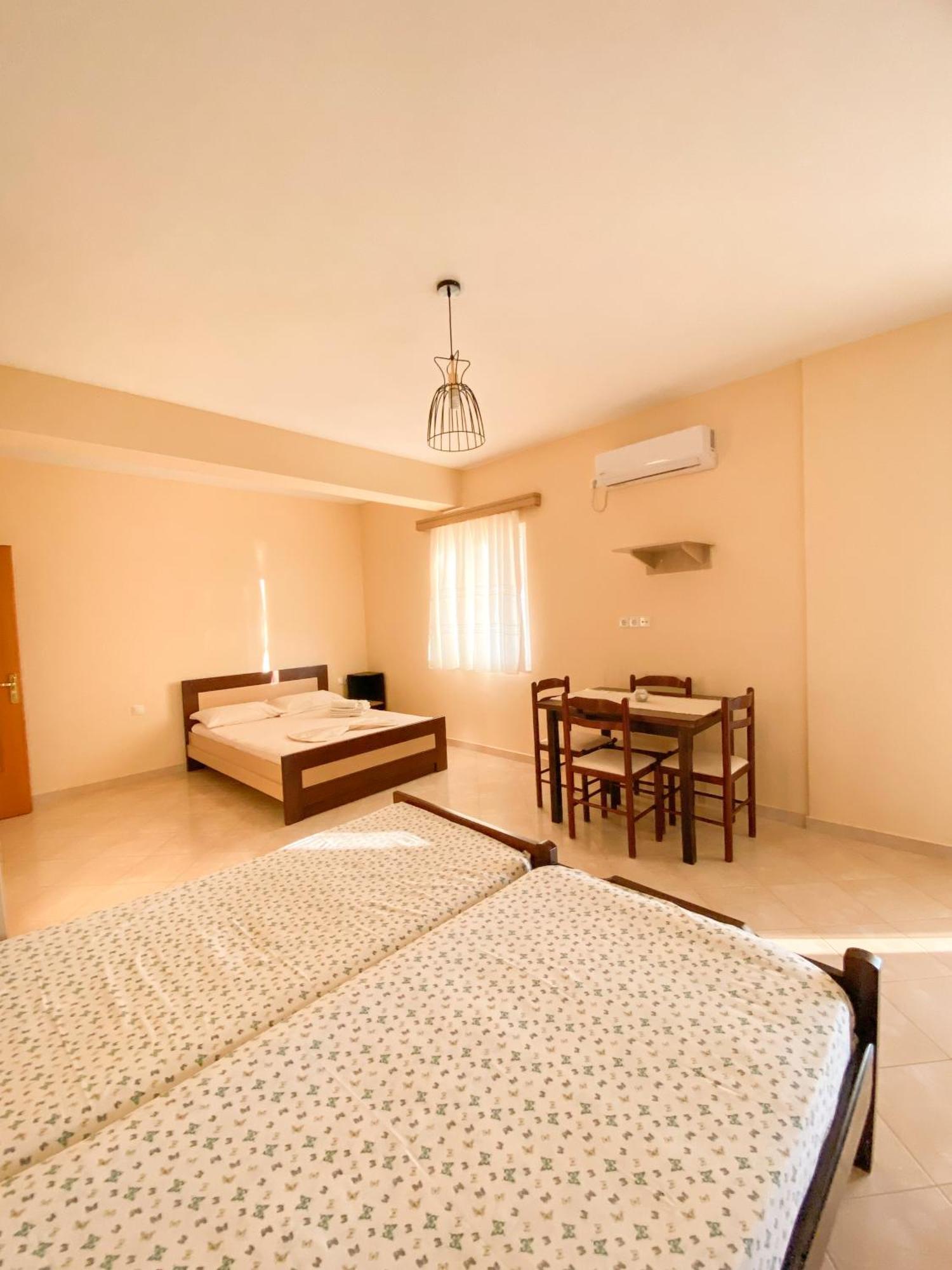 Erika'S House Apartment Lukove Ngoại thất bức ảnh