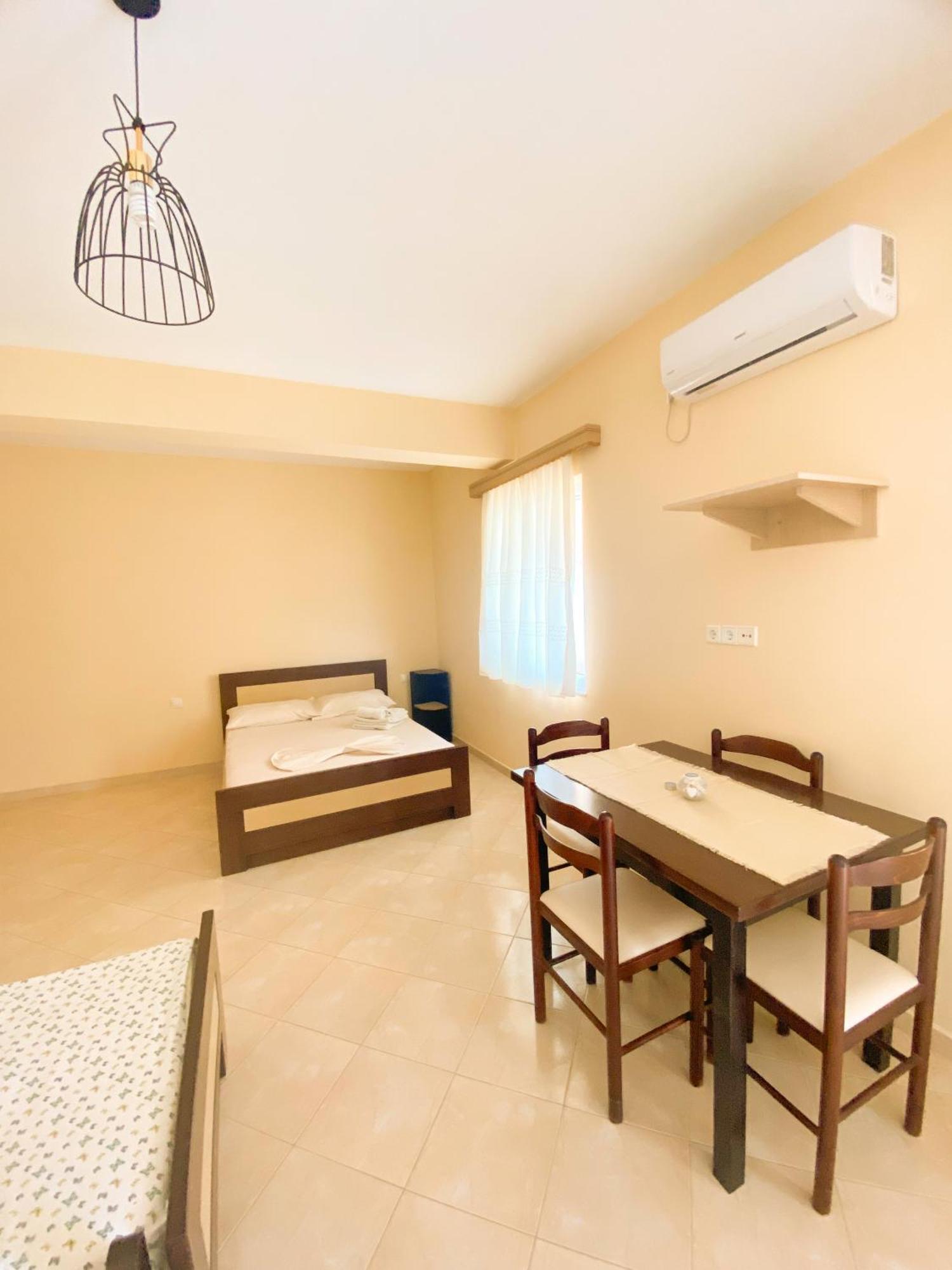 Erika'S House Apartment Lukove Ngoại thất bức ảnh