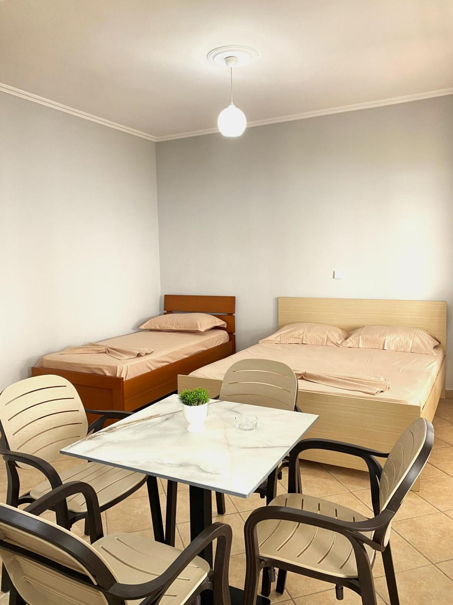 Erika'S House Apartment Lukove Ngoại thất bức ảnh