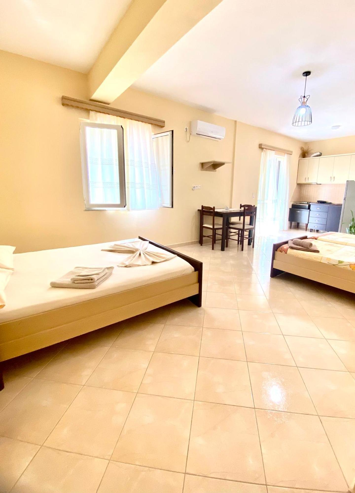 Erika'S House Apartment Lukove Ngoại thất bức ảnh