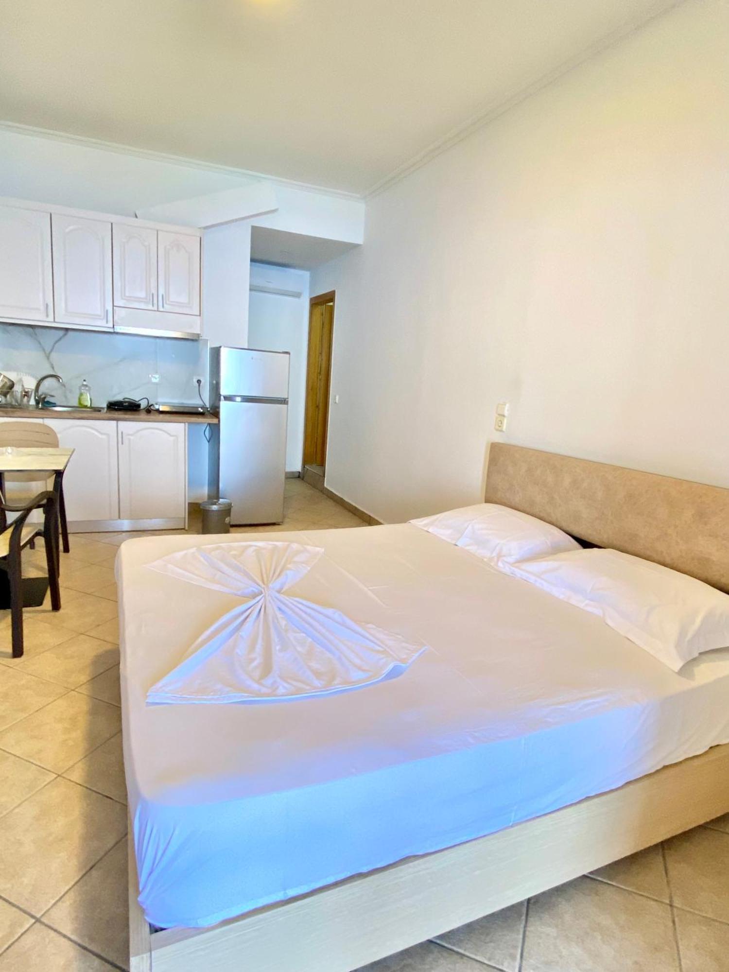Erika'S House Apartment Lukove Ngoại thất bức ảnh
