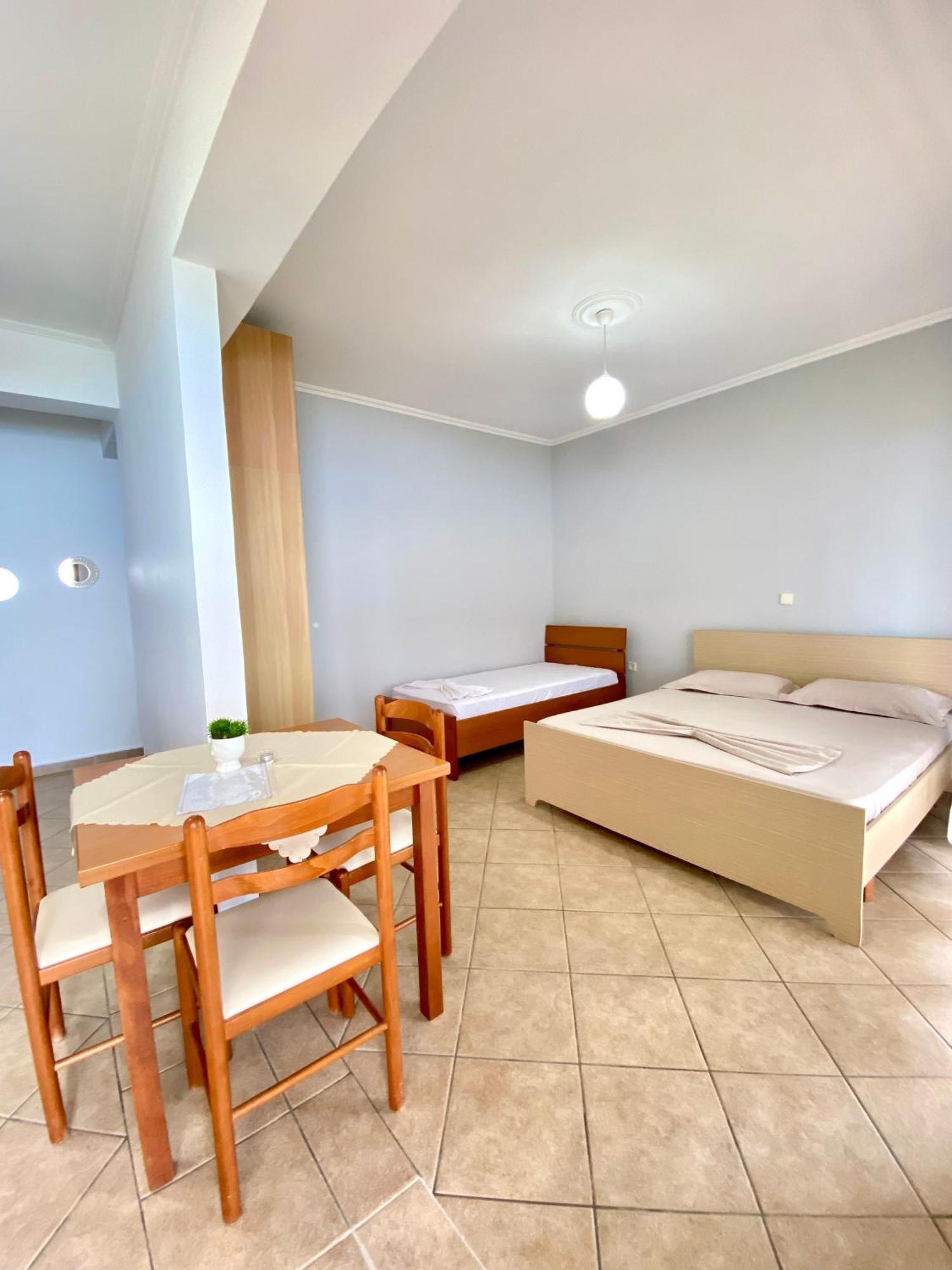 Erika'S House Apartment Lukove Ngoại thất bức ảnh